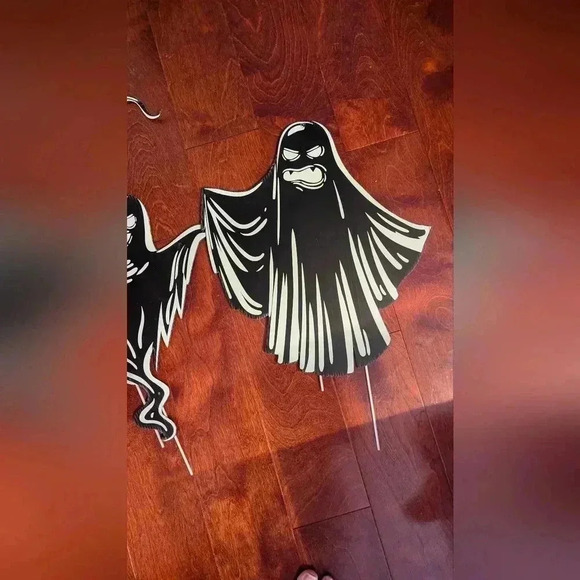 Ghost Halloween Yard Decoration Signs (EUC) - Picture 4 of 7